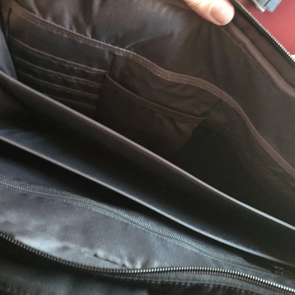 Hedgren Black‎ Laptop Briefcase Business Bag Belgium NEW Career Tech Work Strap